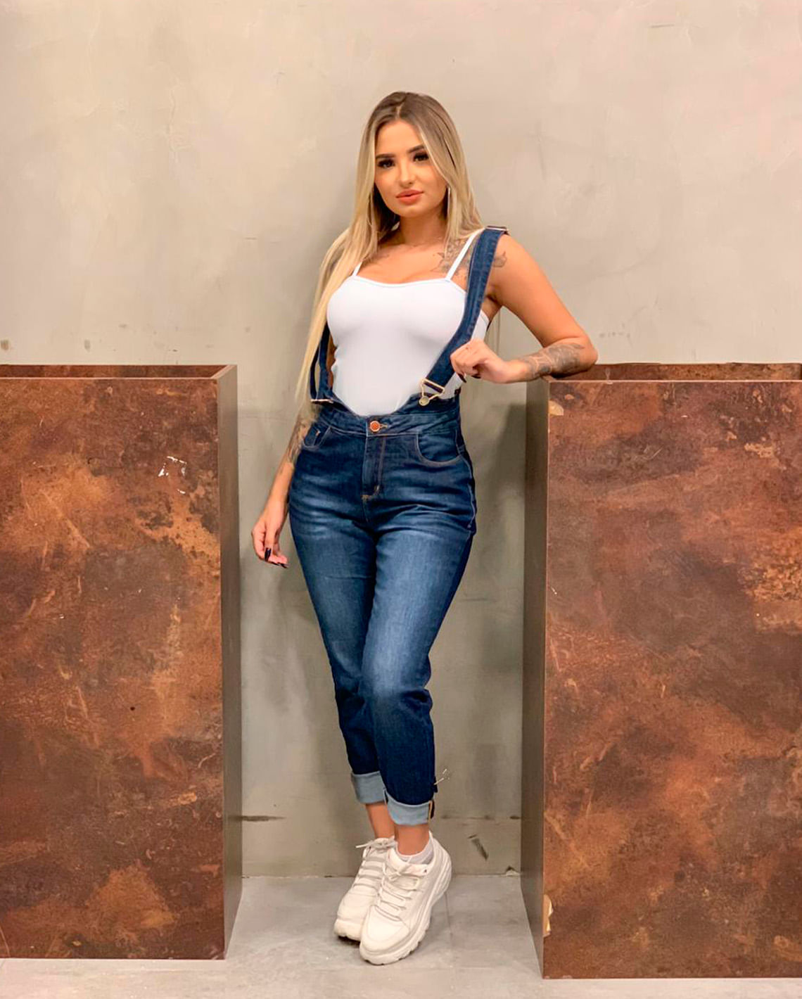 macacao jeans mom