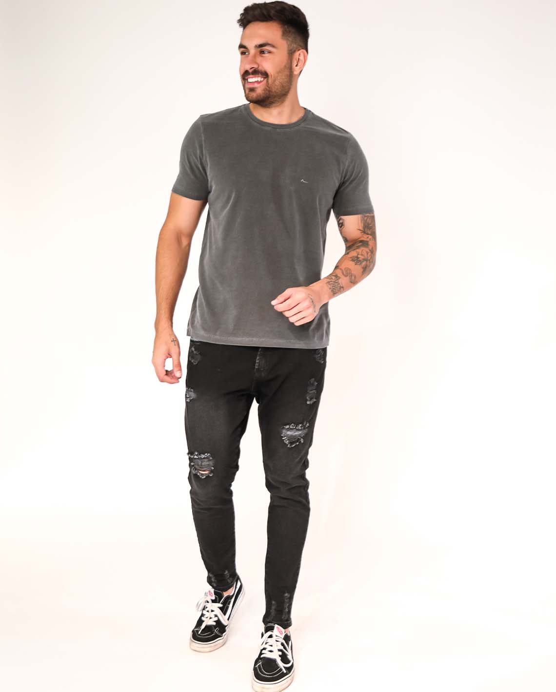 Calça fashion rasgadinha preta masculina