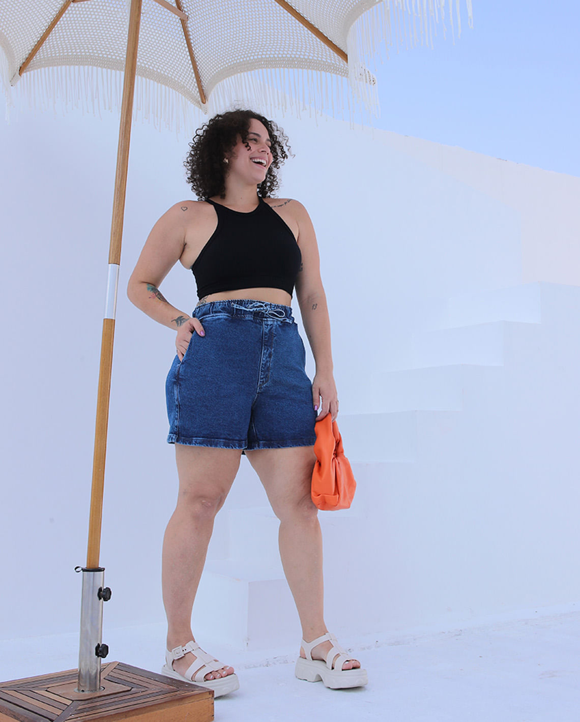 Bermuda Meia Coxa Almaria Plus Size Fact Jeans - Outros Moda e Acessórios -  Magazine Luiza